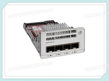 El catalizador 9200 4 X 10G SFP+ de Cisco C9200-NM-4X vira el módulo de la red hacia el lado de babor