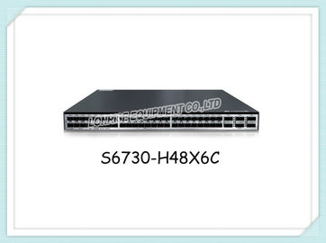 Los puertos del interruptor de red de Huawei del CE S6730-H48X6C 48*10GE SFP+, 6*40GE/100GE QSFP28 viran hacia el lado de babor