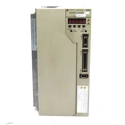 Servoaccionamiento Yaskawa SGDM-50ADA Sigma-II (5kW, trifásico 200-230V, 32,8A)