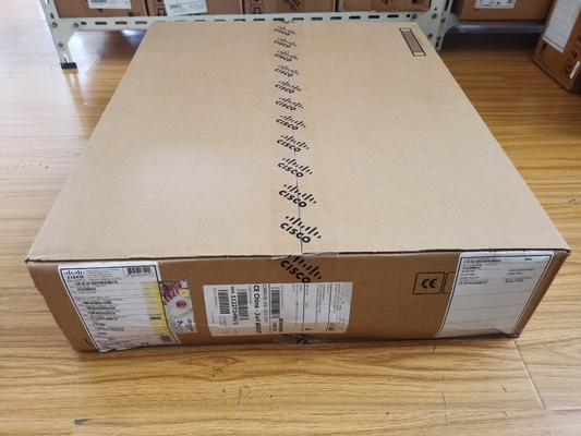 Cisco Catalyst C9500-16X-E 16-Port 10G Switch con licencia NW Essentials