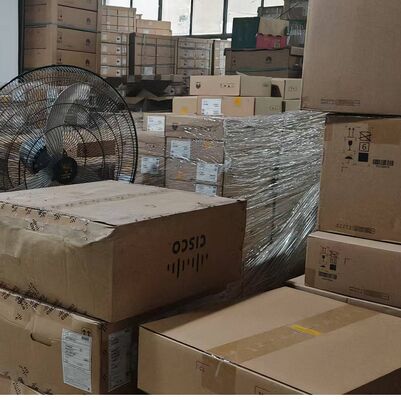 Huawei CE6800 Switch CE6857F-48T6CQ con 48 puertos RJ45 de 10GE, 6 puertos QSFP28 de 100GE y diseño sin ventilador