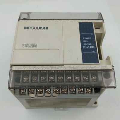 Control industrial PLC de la serie FX1N con salida de relé de 24 puntos de entrada y salida y fuente de alimentación AC 100-240V