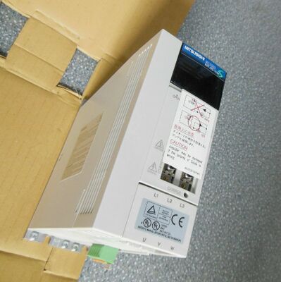 Mitsubishi MR - J2S - Servoaccionamiento de CA de 100 A y 1 kW con freno dinámico incorporado (Serie MELSERVO J2S)