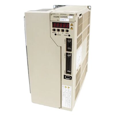 Servoaccionamiento Yaskawa SGDM-50ADA Sigma-II (5kW, trifásico 200-230V, 32,8A)