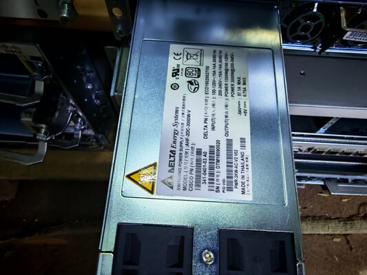 Enrutador Cisco ASR-9904 con configuración de tarjeta de línea de borde de servicio (BRAS) 2x10G/IG