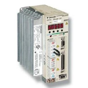 Servoaccionamiento Yaskawa SGDH-10DE-OY Sigma-II 1kW 400V