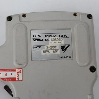 Yaskawa JZMQZ-TB40 Robot Teach Pendant con pantalla LCD a color Sistema Windows CE y diseño ergonómico de mano