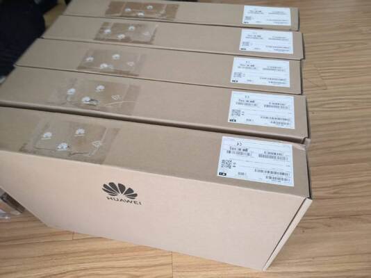 S5735-L24T4S-A-V2   24 puertos 10/100/1000BASE-T, 4 puertos SFP GE, alimentación CA